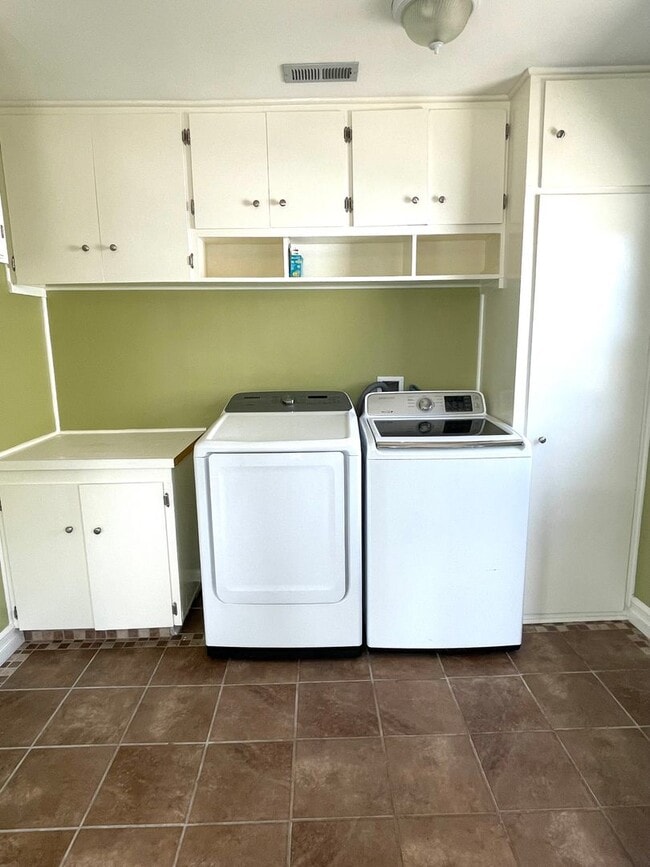 Building Photo - Cute and Cozy Two Bedroom Home in Richland
