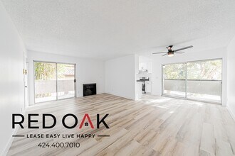 Building Photo - 9809 Regent St