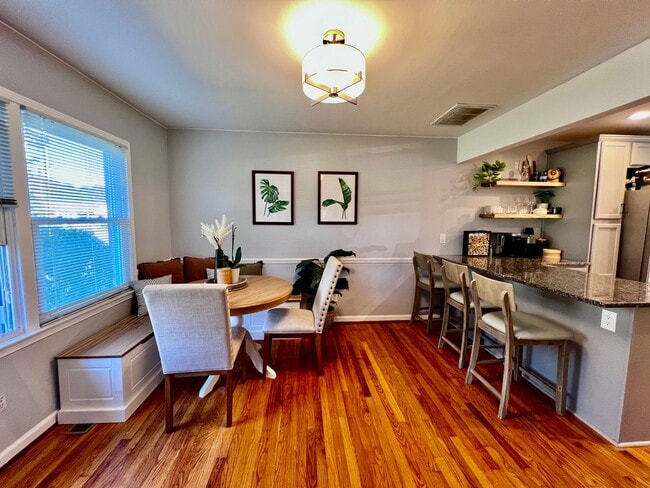 Building Photo - Beautiful All-Brick Ranch in the Heart of Kings Grant!