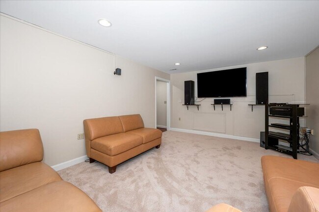 Building Photo - Short Term / Corporate Rental Available