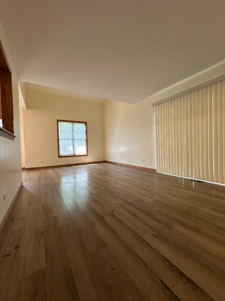 Building Photo - 1443 Laurel Oaks Dr