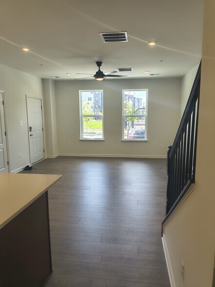 Building Photo - 9946A Count Fleet Cres