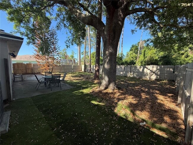 Building Photo - 39 Beechwood Ln