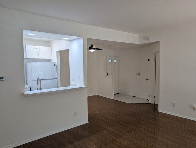 Building Photo - 24121 Del Monte Dr.