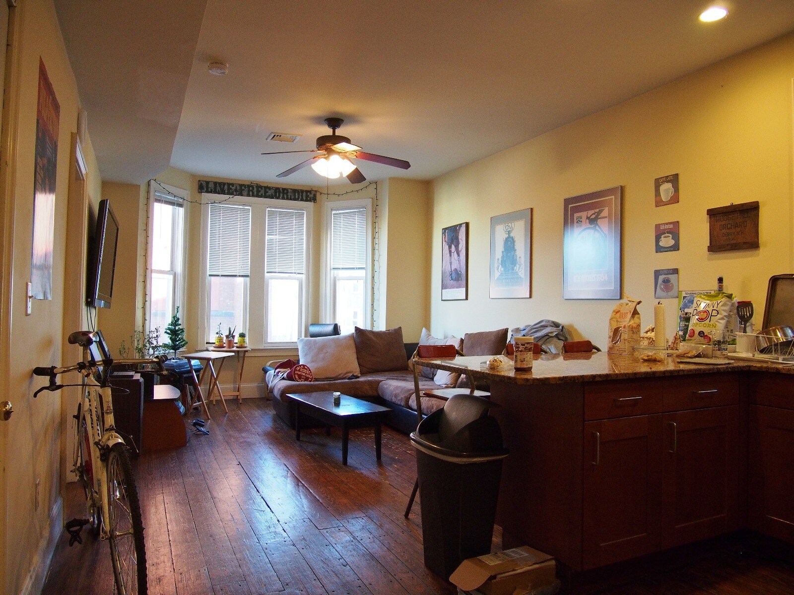 Building Photo - 731 Parker St