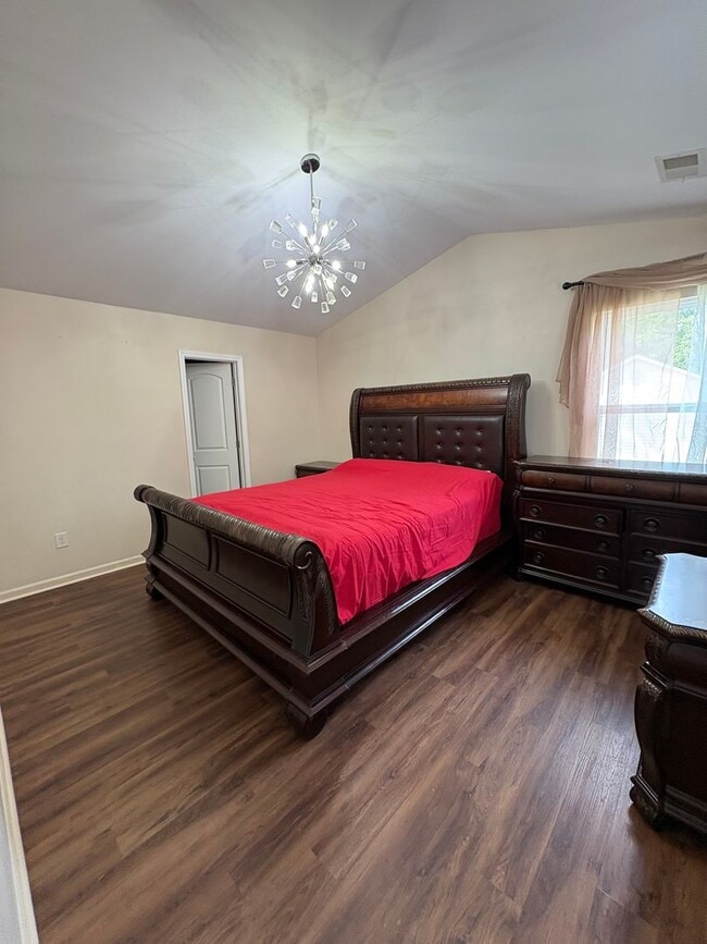 Building Photo - 4 Bedroom 2.5 Bath Home in Woodruff Near B...