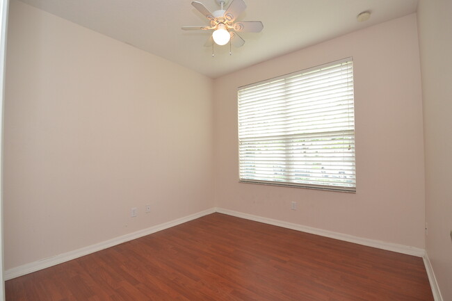 Building Photo - Gorgeous 4/3 Townhome in Oviedo ~ 2.5 Car ...