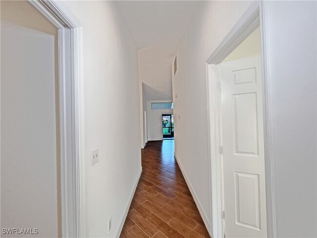 Building Photo - 10740 Regent Cir