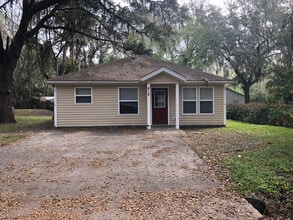 Building Photo - 614 Daniels St