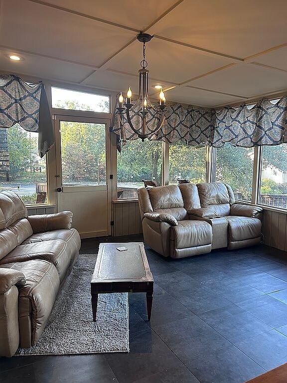 Building Photo - 118 Humphrey St