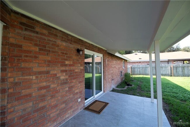 Building Photo - 6601 N 15th Ln