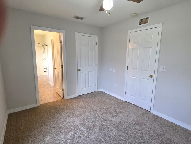 Building Photo - 116 Drake Way