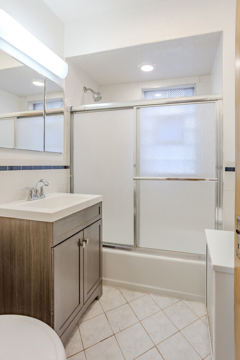 Bathroom - 5250 N Lieb Ave