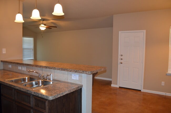 Building Photo - 1800Tru