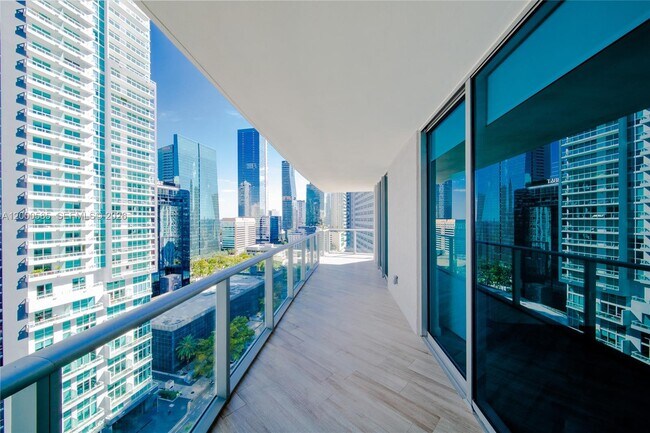 Building Photo - 1100 S Miami Ave