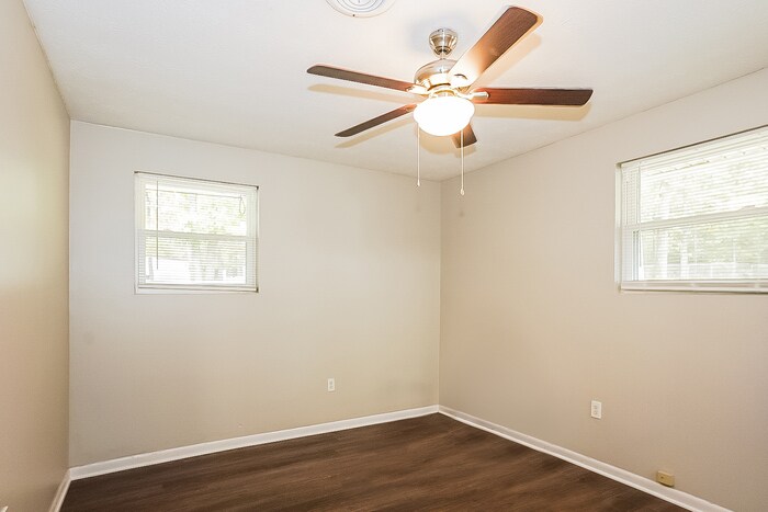 Building Photo - 458 Sheraton Dr