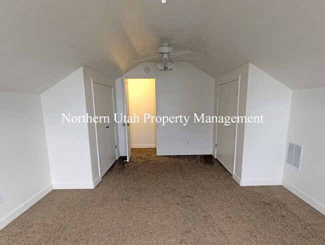 Building Photo - 4 Bed, 2 Bath, HVAC