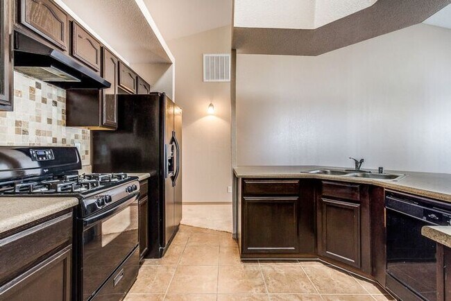 Building Photo - Prestigious Northeast Rental Home w/ Refri...