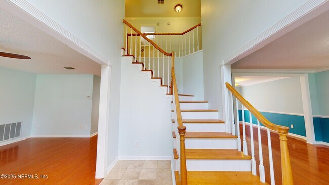 Building Photo - 1142 Westwood Dr