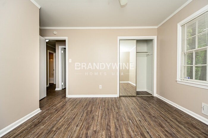Building Photo - 5515 Scofield Rd