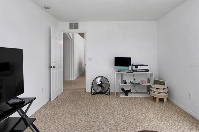 Building Photo - 10648 SW 38th Ave