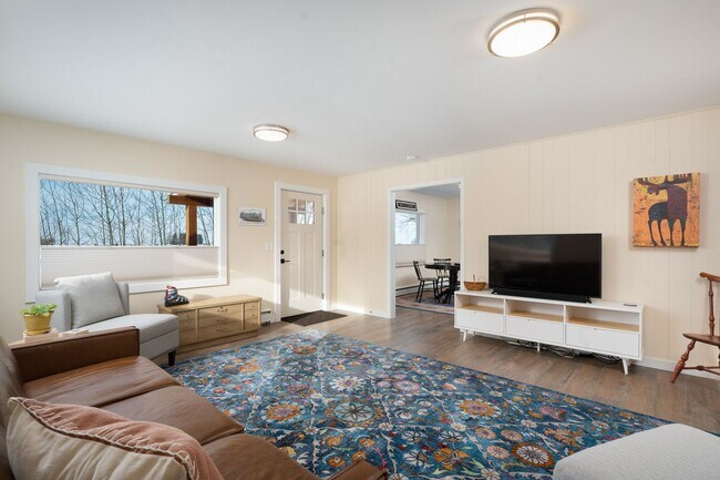 Building Photo - Secluded Cottage with ALL THE VIEWS