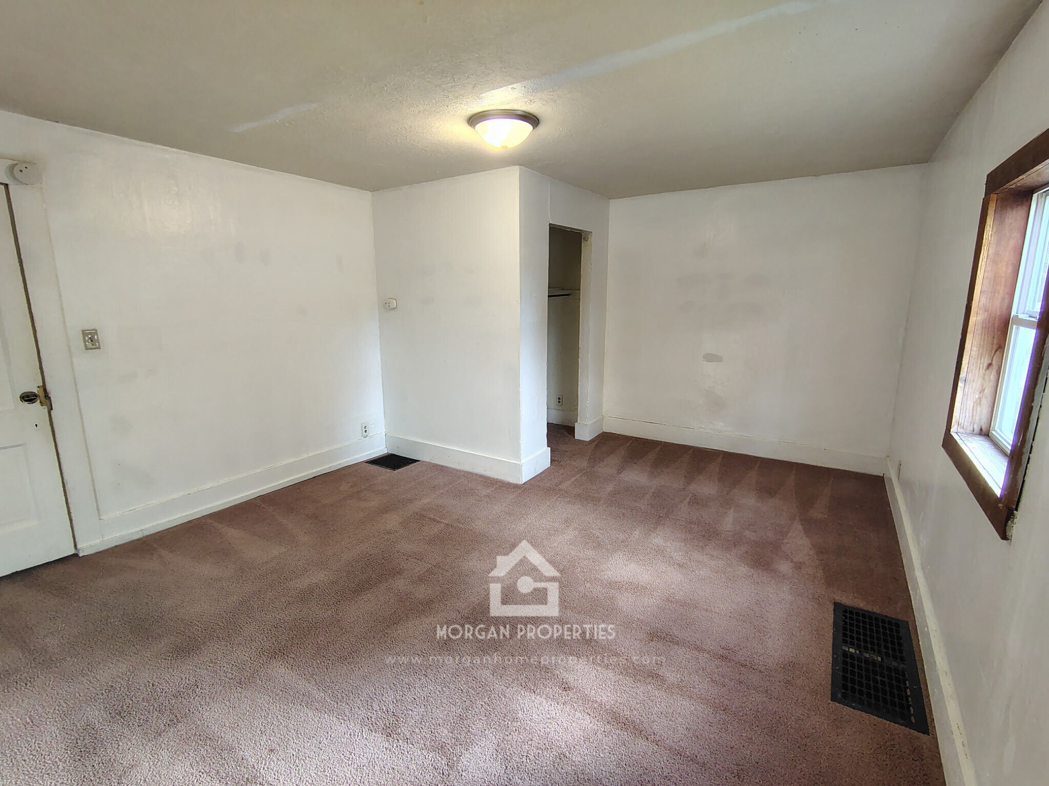 Building Photo - 2304 Hendricks St