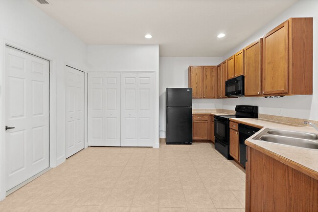 Building Photo - 234 Murano Dr