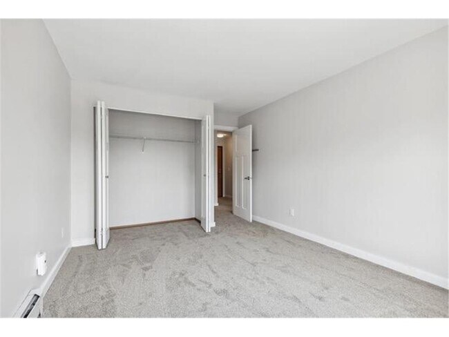 Building Photo - 720 3rd Ave NE