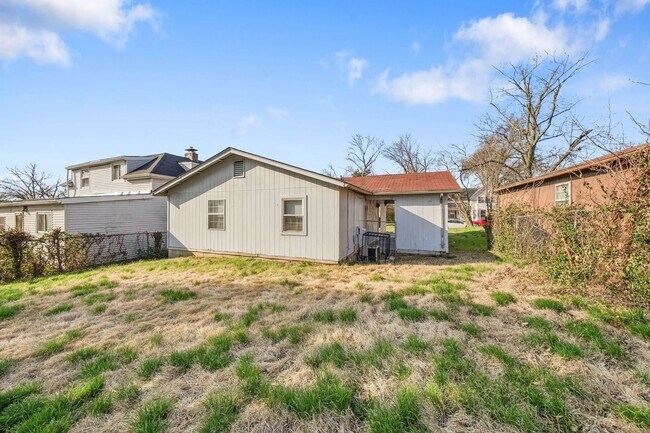 Building Photo - 2415 Shirley Ave