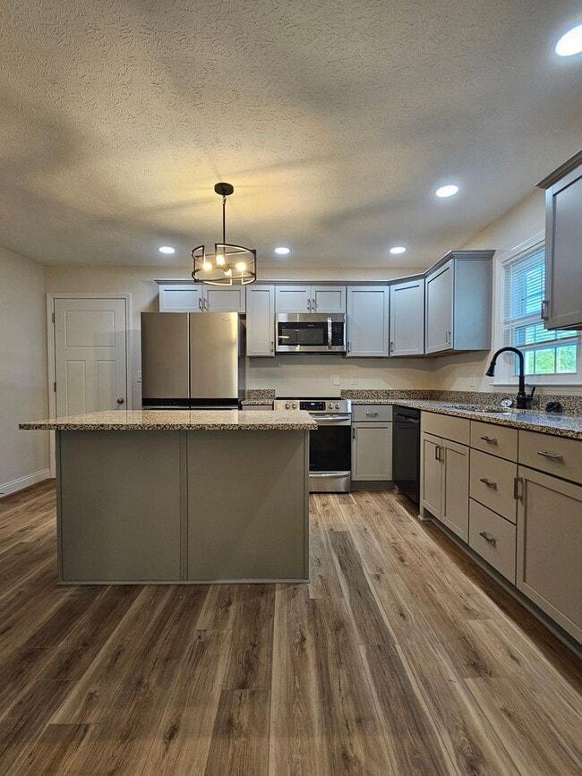 Building Photo - 395 W Crocus Dr