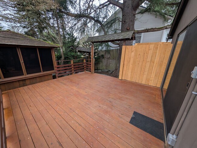 Building Photo - Rent Your Own Oasis! Available Now!