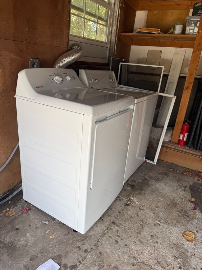 Building Photo - Greenbriar Efficiency