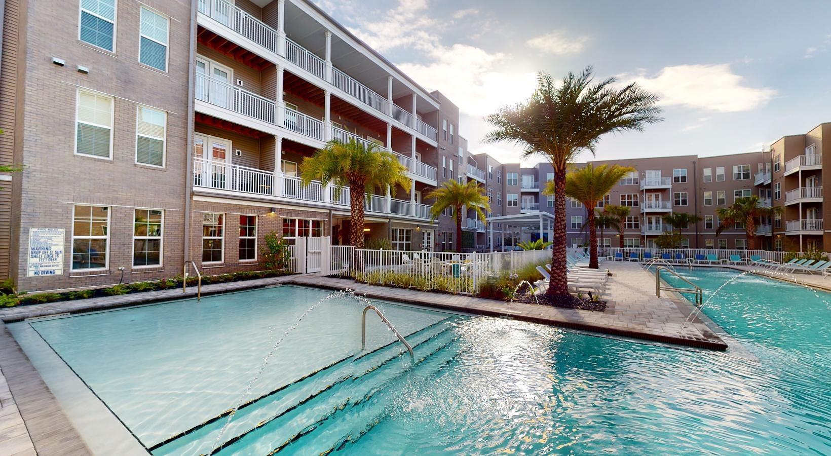 Building Photo - 5885 Lakehurst Dr