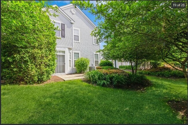 Building Photo - 4924 Montauk Dr