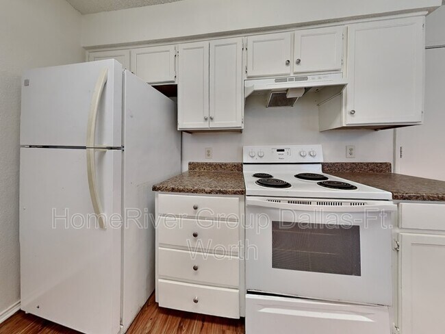 Building Photo - 816 Castleview Dr