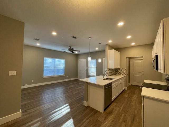 Building Photo - 8008 Doreen Ave