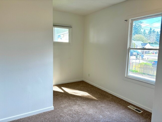 Building Photo - Charming Home in the Conveniently Located Southgate Neighborhood, Character-Rich Trims and Fully ...