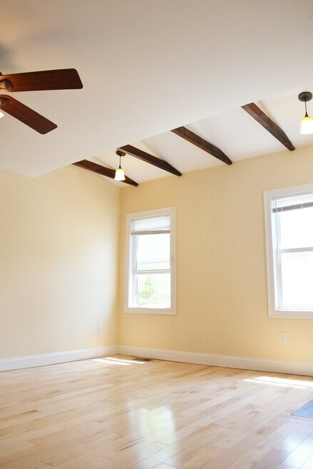 Building Photo - 214 North Ave