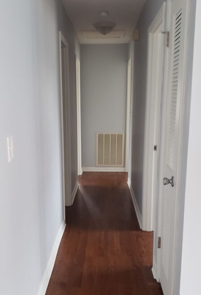 Building Photo - Home for Rent!