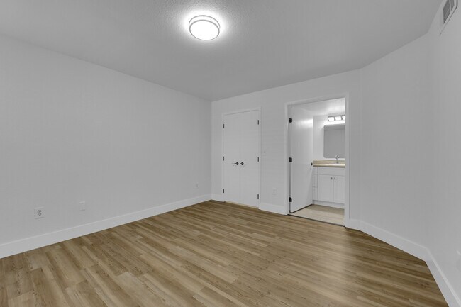 Building Photo - 8101 W Flamingo Rd