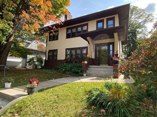 Building Photo - 1892 Lincoln Ave
