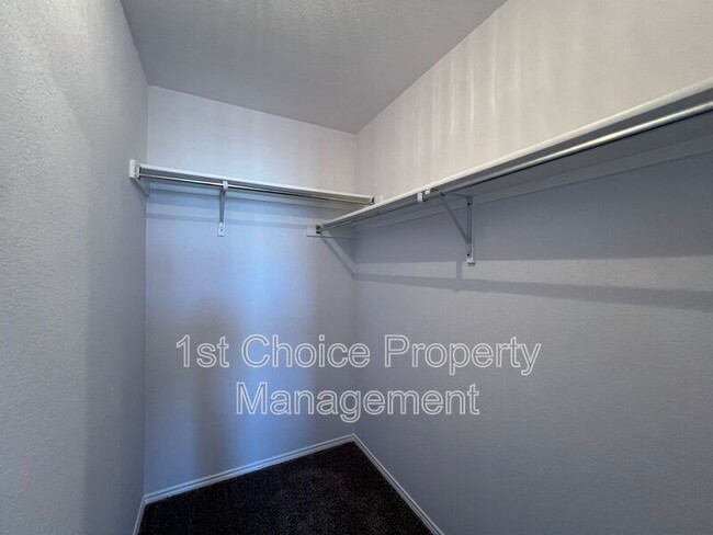 Building Photo - 9221 Comanche Ridge Dr