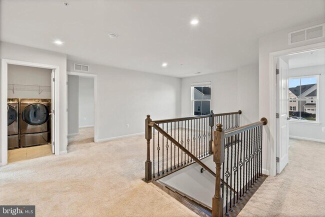 Building Photo - 311 Sunrise Ct