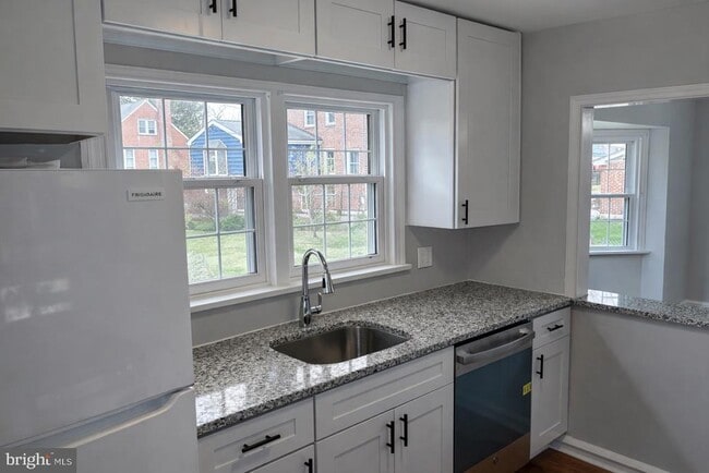 Building Photo - 203 Commonwealth Ave