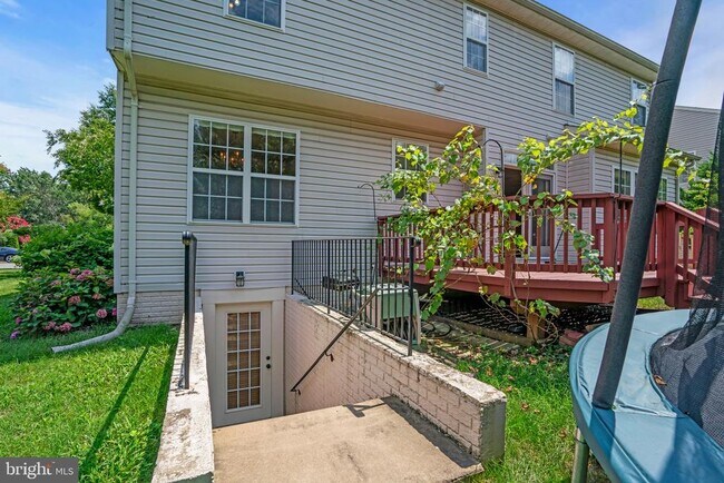 Building Photo - 8142 Tenbrook Dr