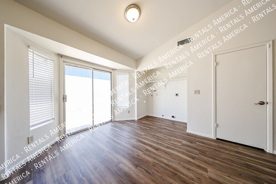 Building Photo - 1055 N Recker Rd