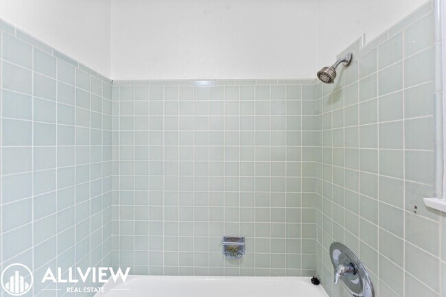 Building Photo - Stylishly Renovated Santa Ana Gem – 4-Bedr...
