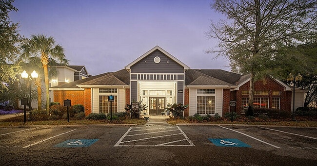 Clubhouse-Exterior-02-The-Oliver-Baton-Rouge-LA - The Oliver
