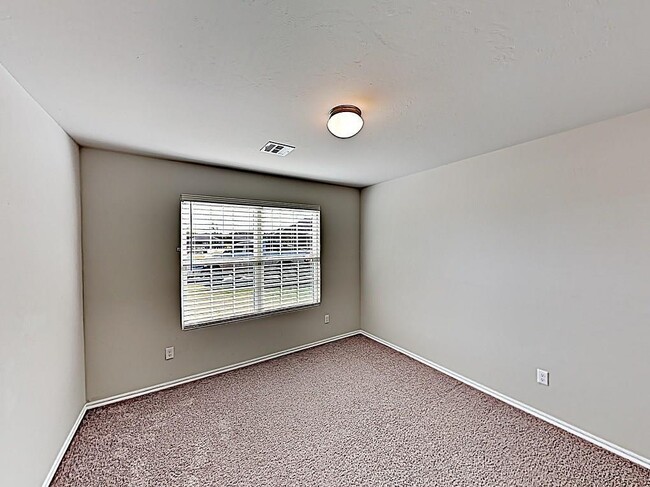 Building Photo - 13121 Bridgewater Ct